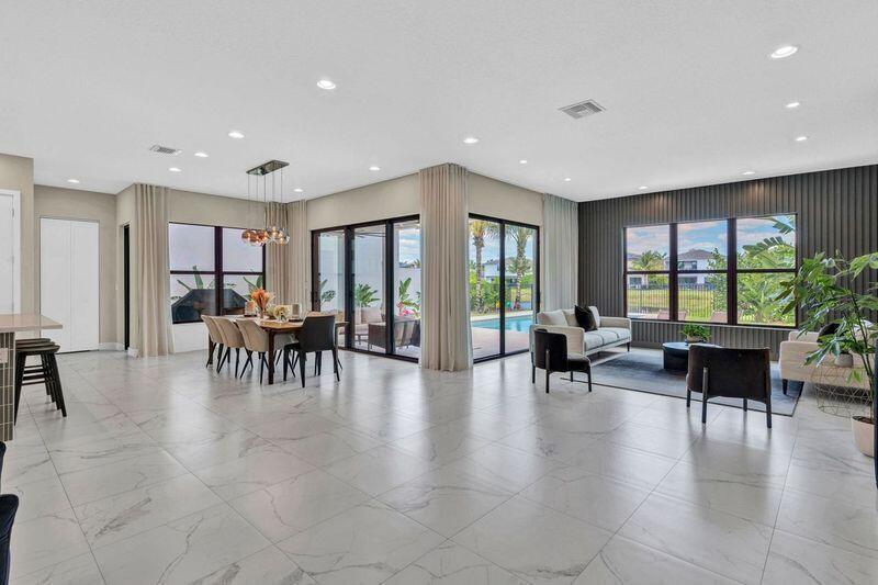 8239 Oceanus Drive Boca Raton, FL 33496 - Photo 4 of 26 z_qeJud9