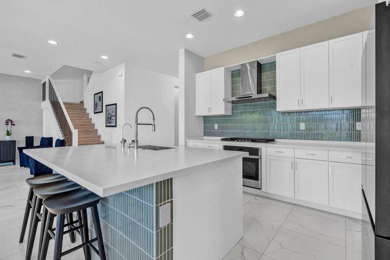 8239 Oceanus Drive Boca Raton, FL 33496 - Photo 9 of 26 bMzL8aHj