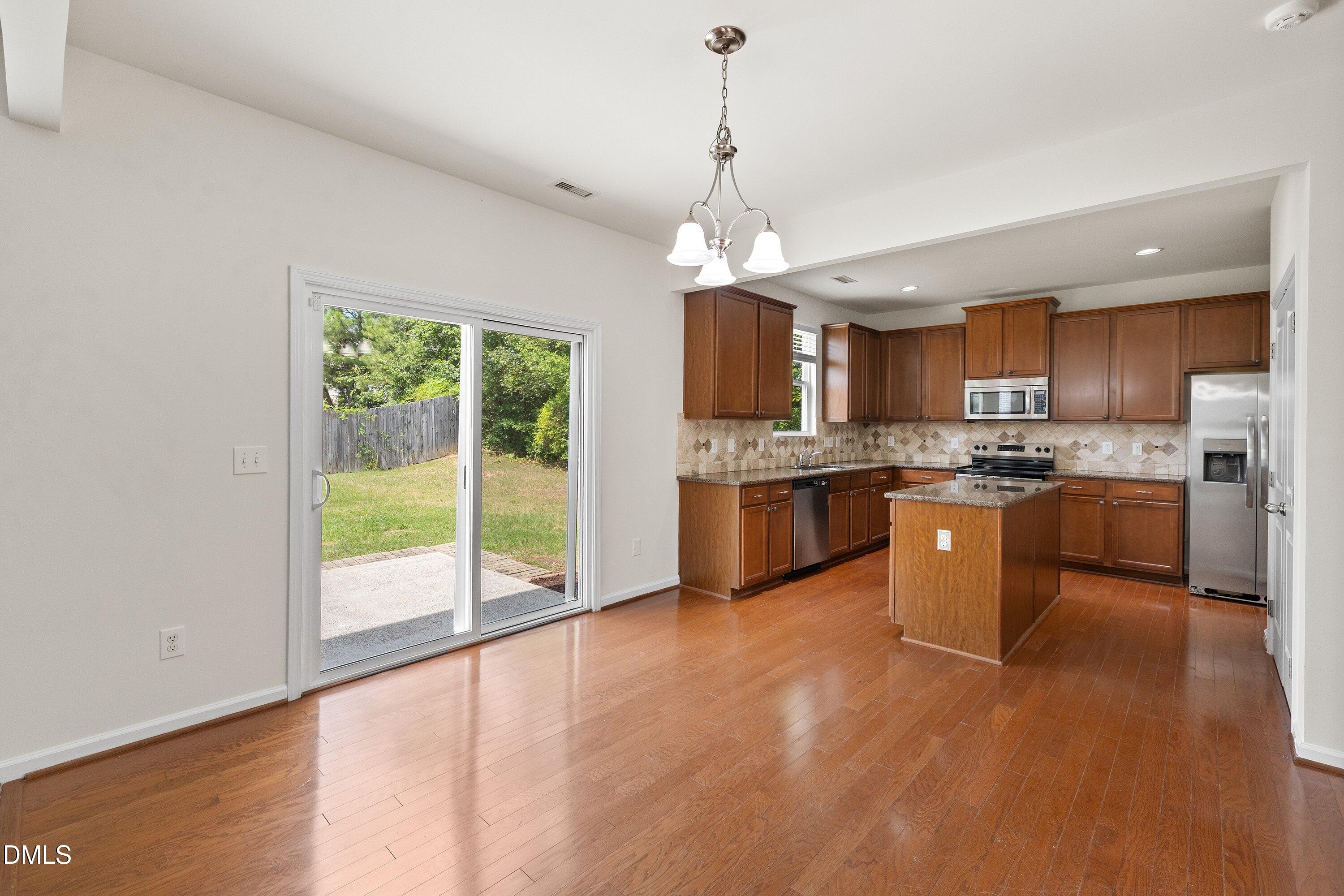 103 Thorngate Road Durham, NC 27703 - Photo 14 of 50 16-103 Thorngate Rd_7312