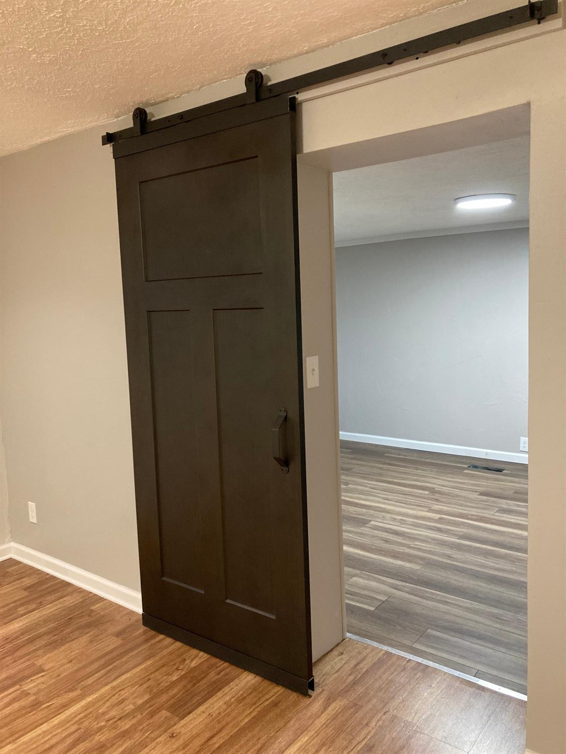 6917 Mullen Road Cincinnati, OH 45247 - Photo 18 of 50 Gallery Image 18