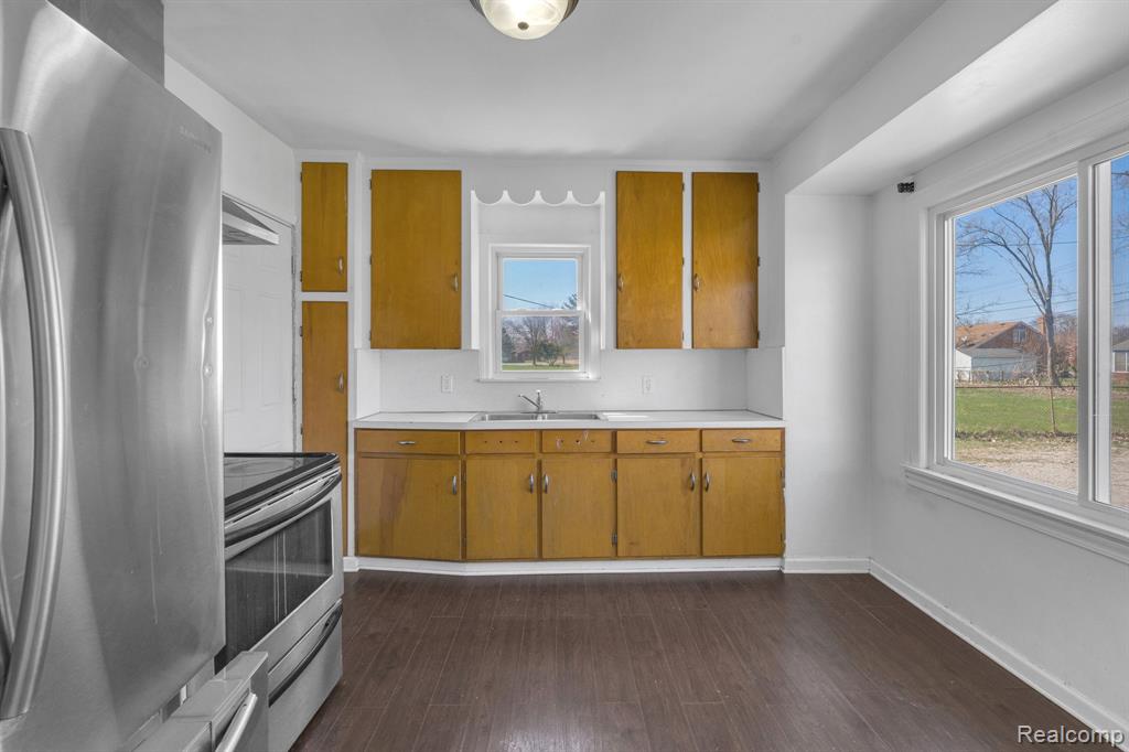 24901 Joy Road Dearborn Heights, MI 48127 - Photo 18 of 44