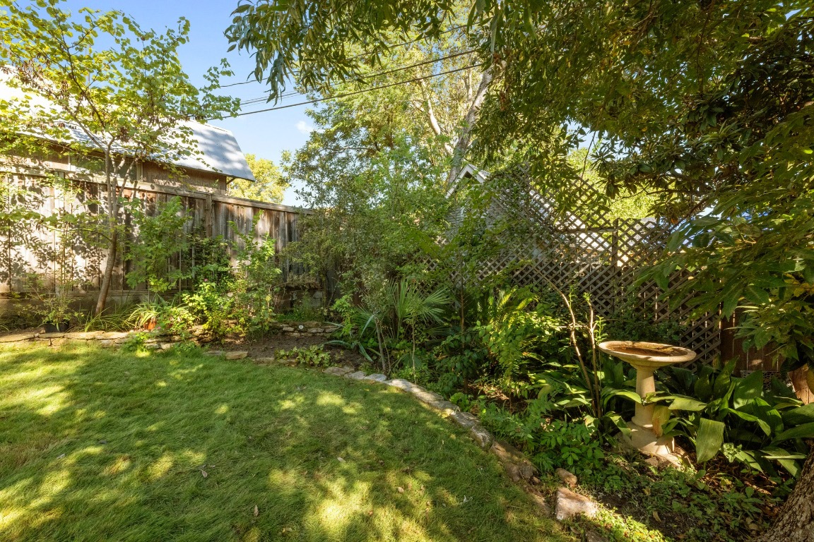 516 Lockhart Drive Austin, TX 78704 - Photo 24 of 25