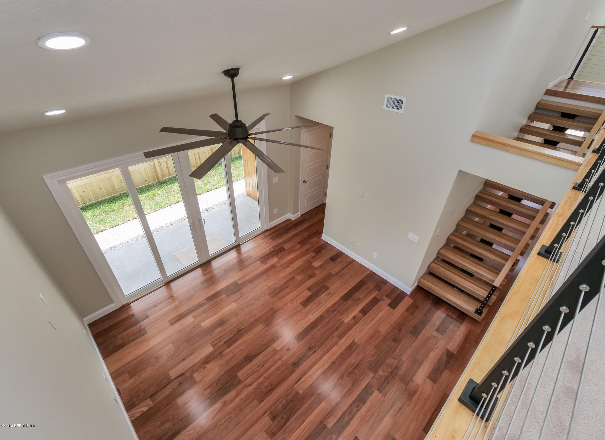 195 Seminole Road Atlantic Beach, FL 32233 - Photo 15 of 56 Vaulted Ceilings