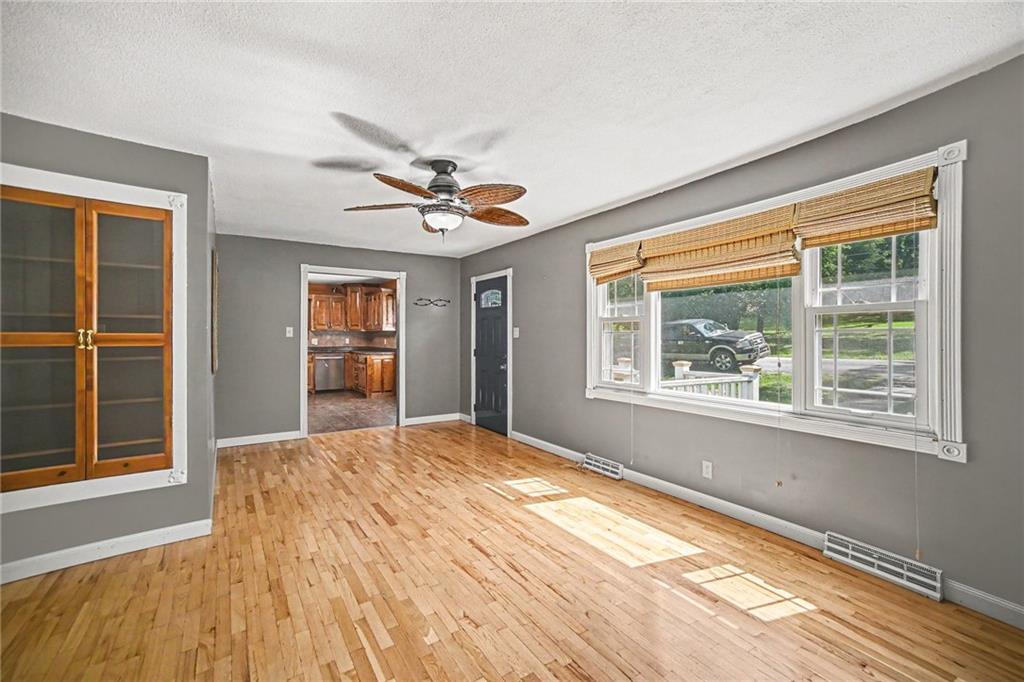 5808 Pleasant Avenue St. Joseph, MO 64503 - Photo 5 of 19