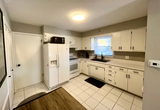 $2,200 | 104 Michigan Avenue, Highwood, IL 60040