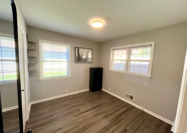 $2,200 | 104 Michigan Avenue, Highwood, IL 60040