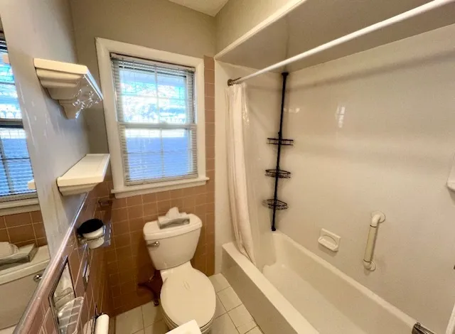 $2,200 | 104 Michigan Avenue, Highwood, IL 60040