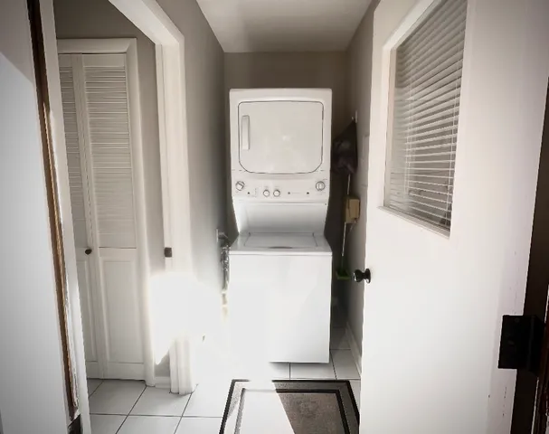 $2,200 | 104 Michigan Avenue, Highwood, IL 60040