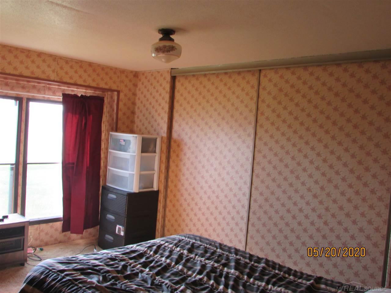 3359 Galbraith Line Road Yale, MI 48097 - Photo 9 of 28 50011937-8.JPG