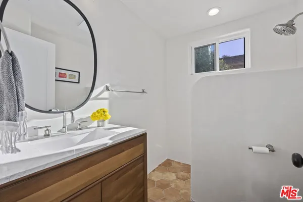 $7,250 | 251 North Encinal Avenue, Ojai, CA 93023