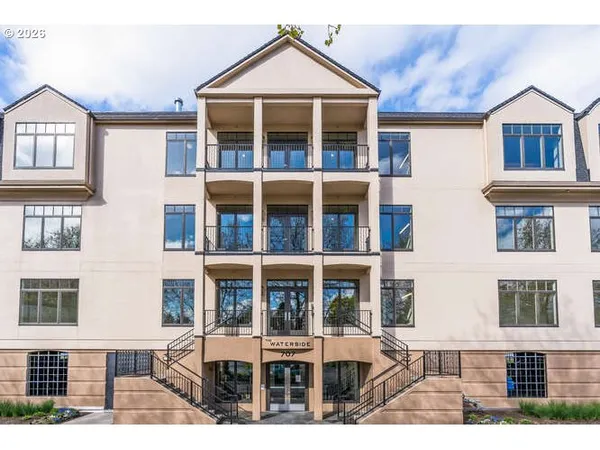 $379,000 | 707 North Hayden Island Drive, Unit 427, Portland, OR 97217