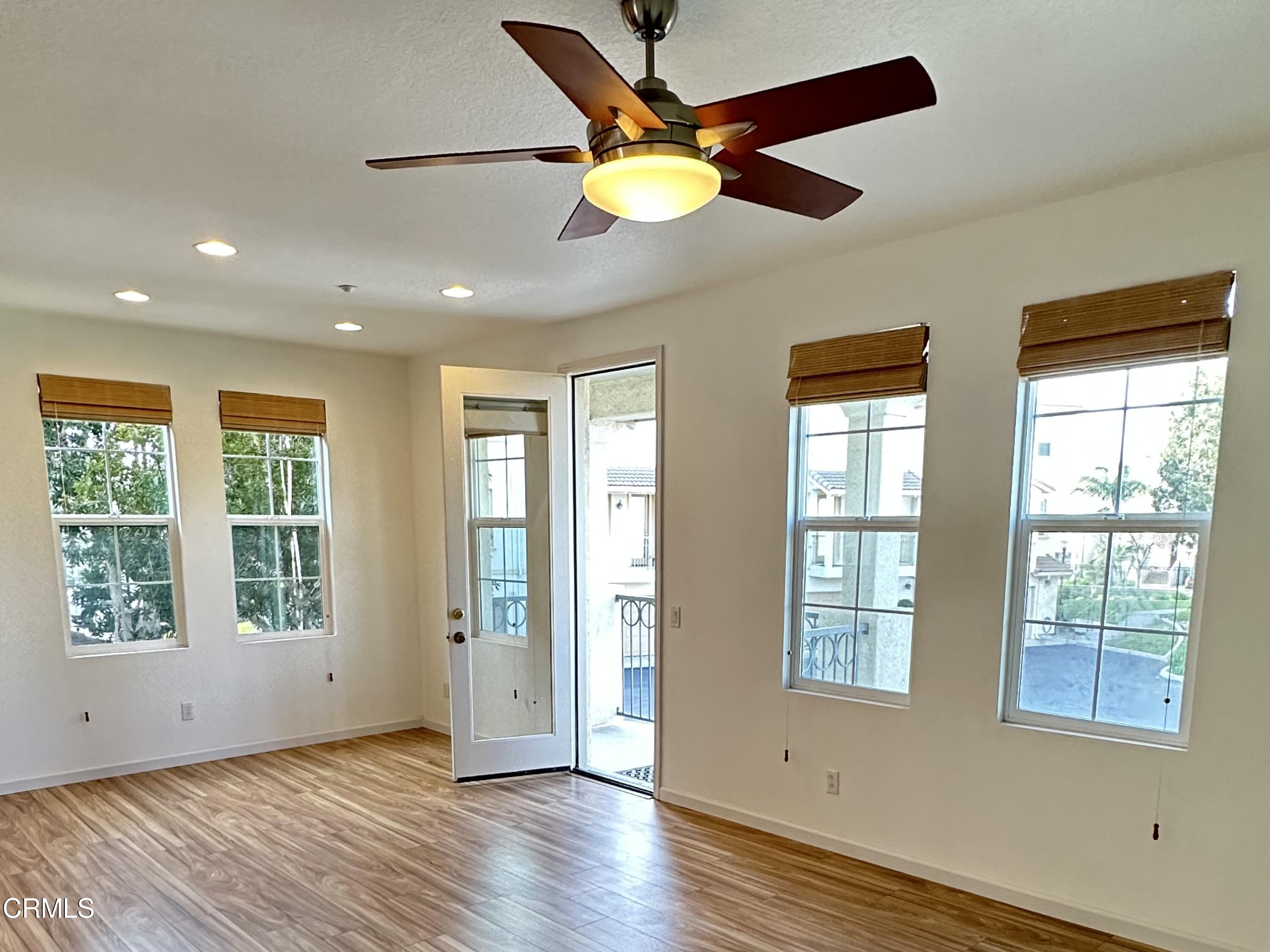 1350 Bayside Circle Oxnard, CA 93035 - Photo 11 of 33 F165ABF6-471C-45EA-88E9-C2D0669B832D