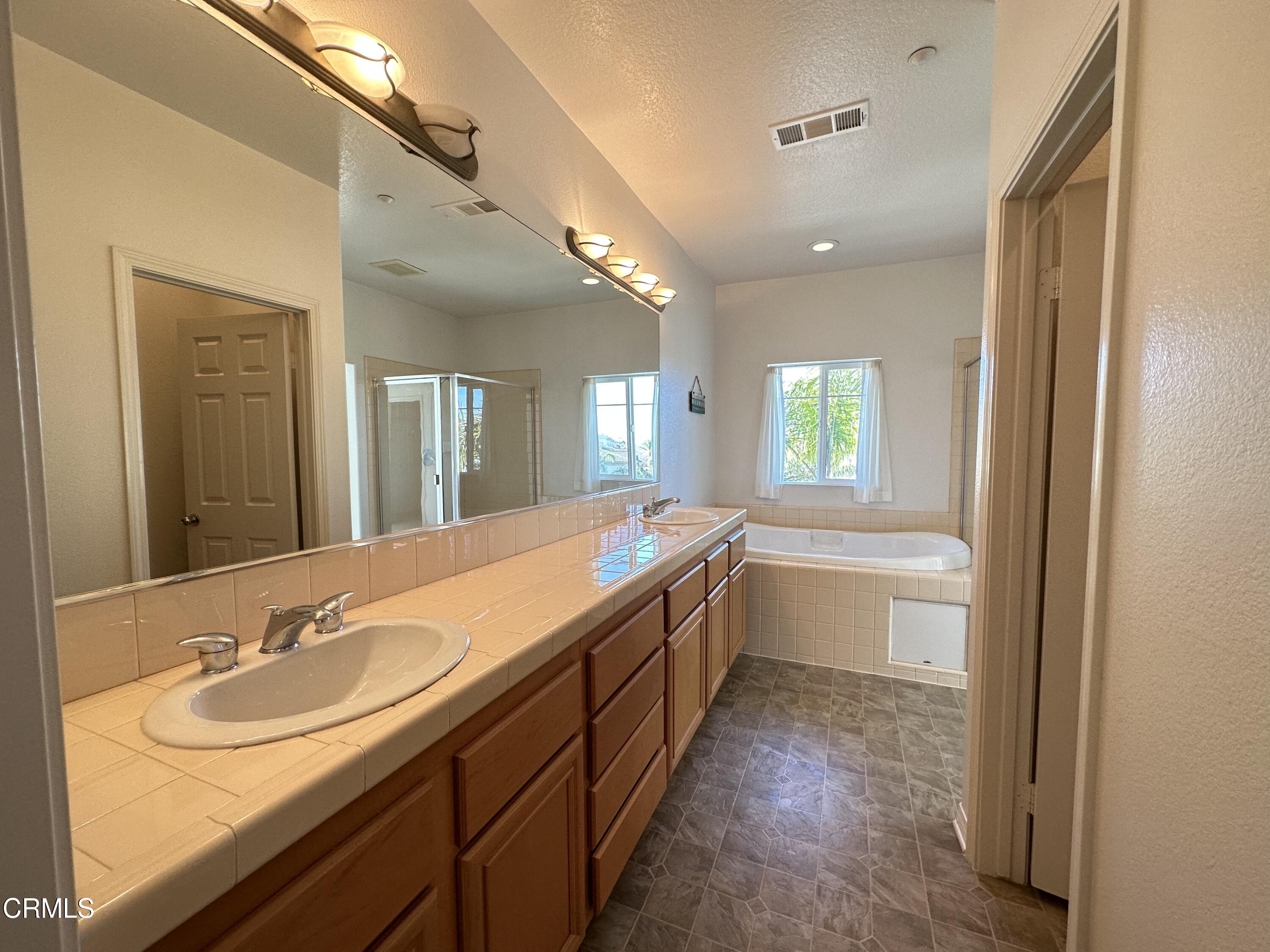 1350 Bayside Circle Oxnard, CA 93035 - Photo 14 of 33 4E3E1686-6893-42AB-BC51-805330FCCAF6