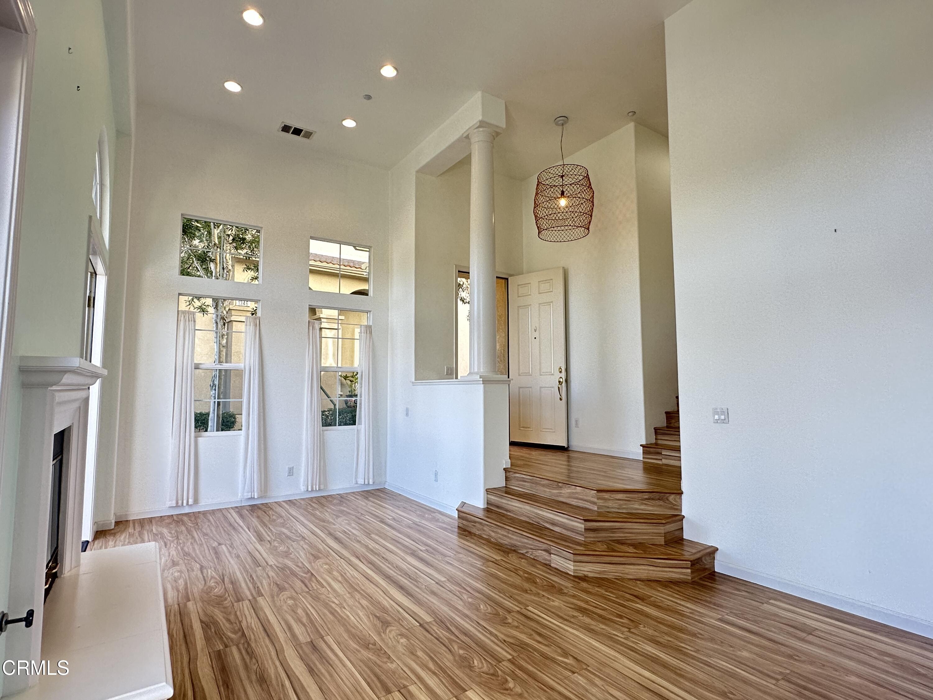 1350 Bayside Circle Oxnard, CA 93035 - Photo 4 of 33 297775BF-CDE4-4A16-A80C-B7B005D303CF