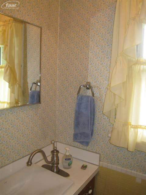 8175 Barden Road Davison, MI 48423 - Photo 8 of 14 20360120-7.JPG