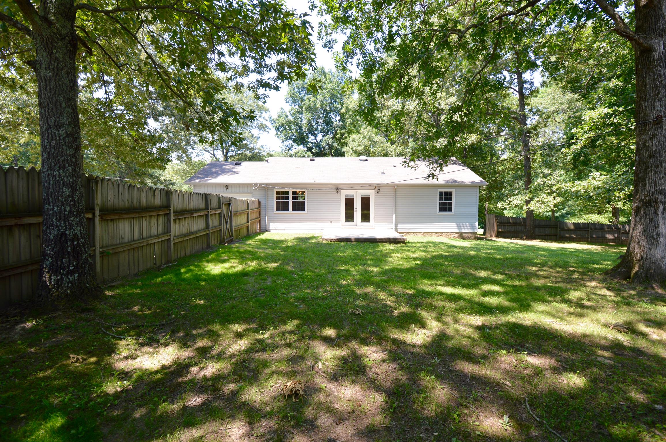 218 Nottingham Road Dickson, TN 37055 - Photo 17 of 28 Gallery Image 17