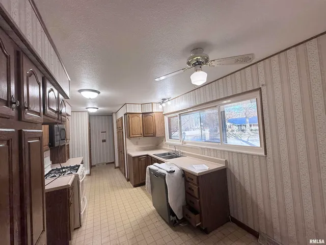 $140,000 | 1007 North Hillcrest Drive, Sparta, IL 62286