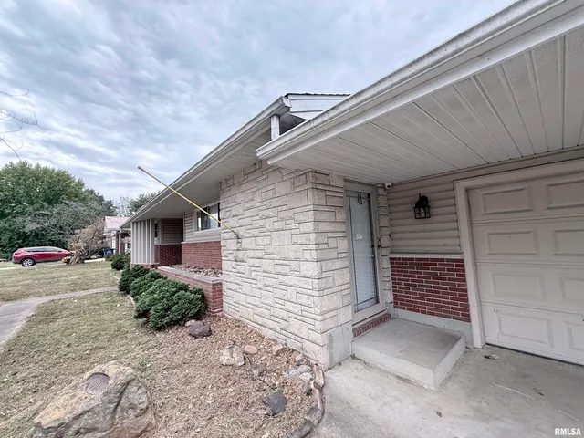 $140,000 | 1007 North Hillcrest Drive, Sparta, IL 62286