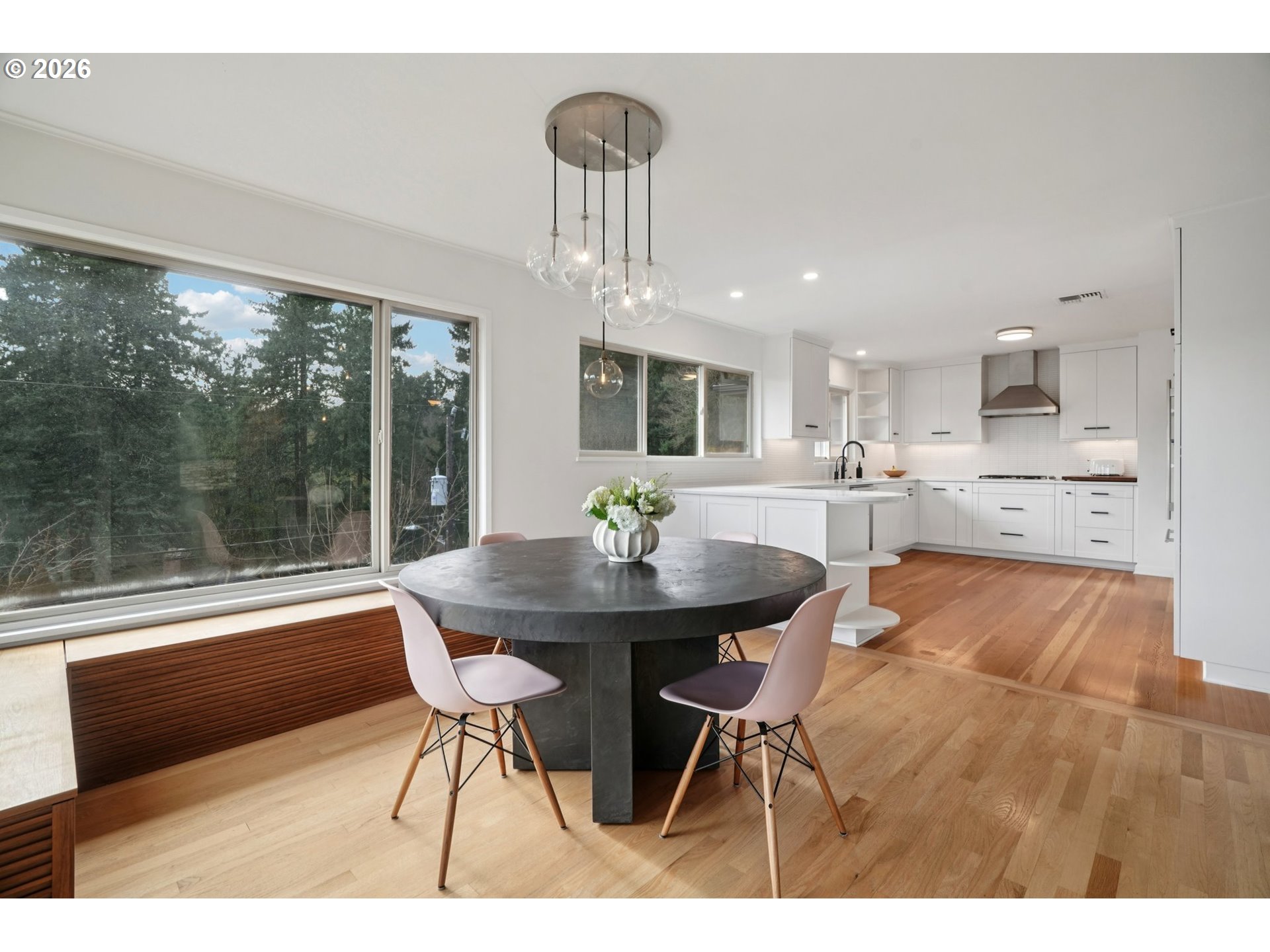 6487 Southwest Parkhill Way Portland, OR 97219 - Photo 12 of 48