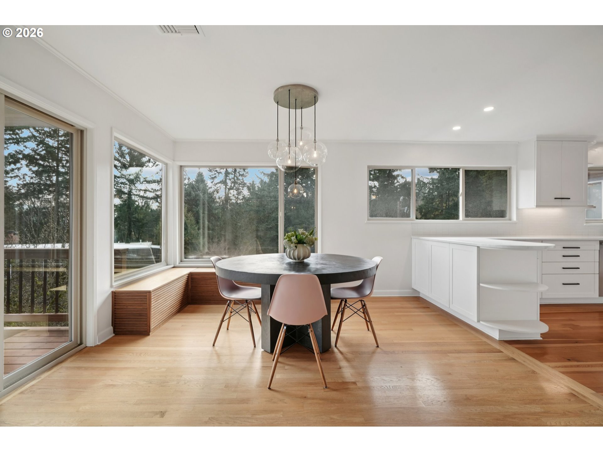 6487 Southwest Parkhill Way Portland, OR 97219 - Photo 13 of 48