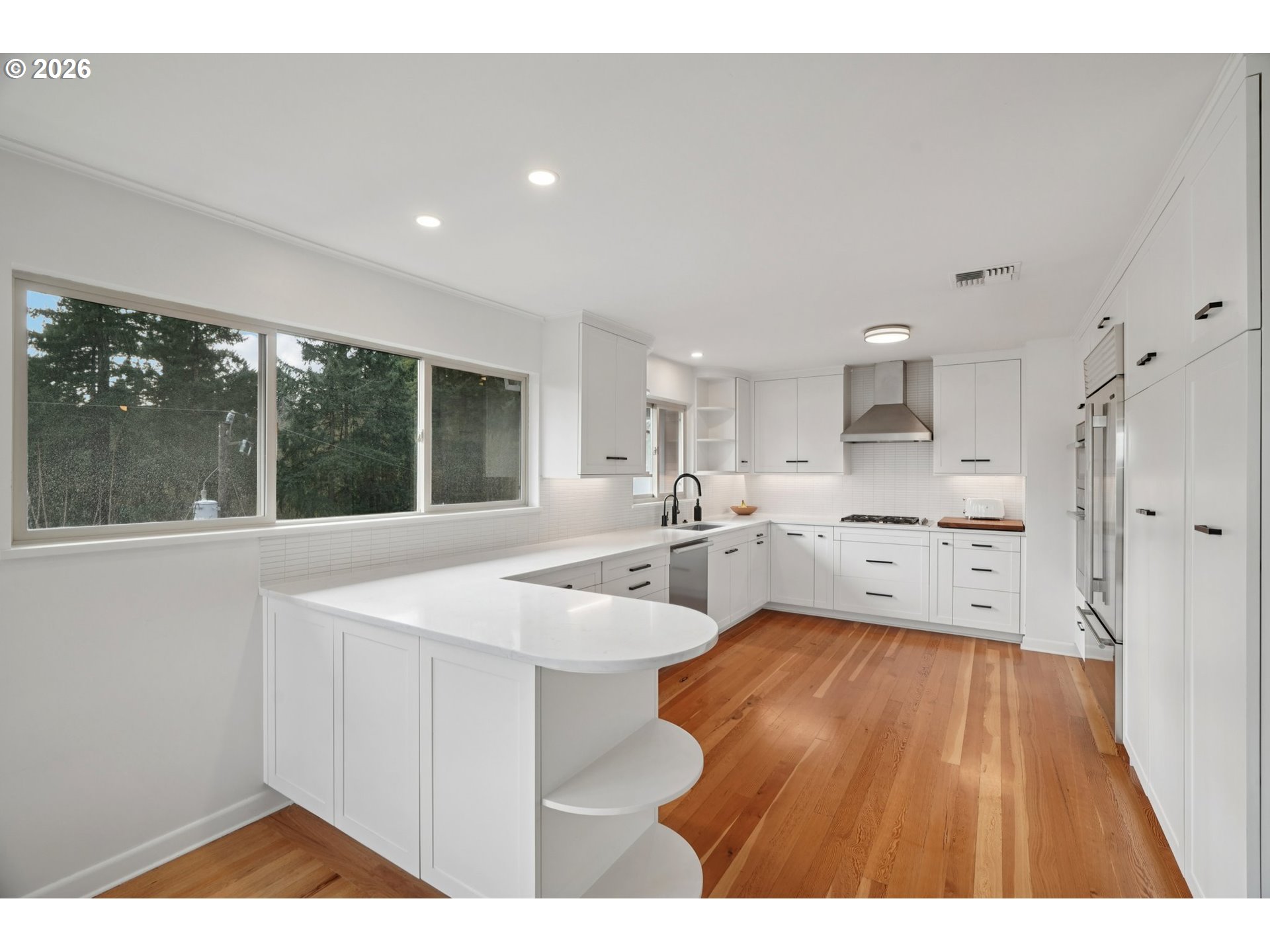 6487 Southwest Parkhill Way Portland, OR 97219 - Photo 14 of 48