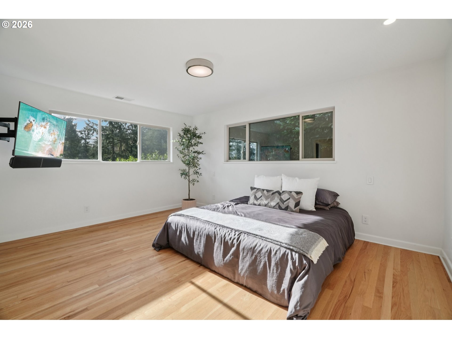 6487 Southwest Parkhill Way Portland, OR 97219 - Photo 18 of 48