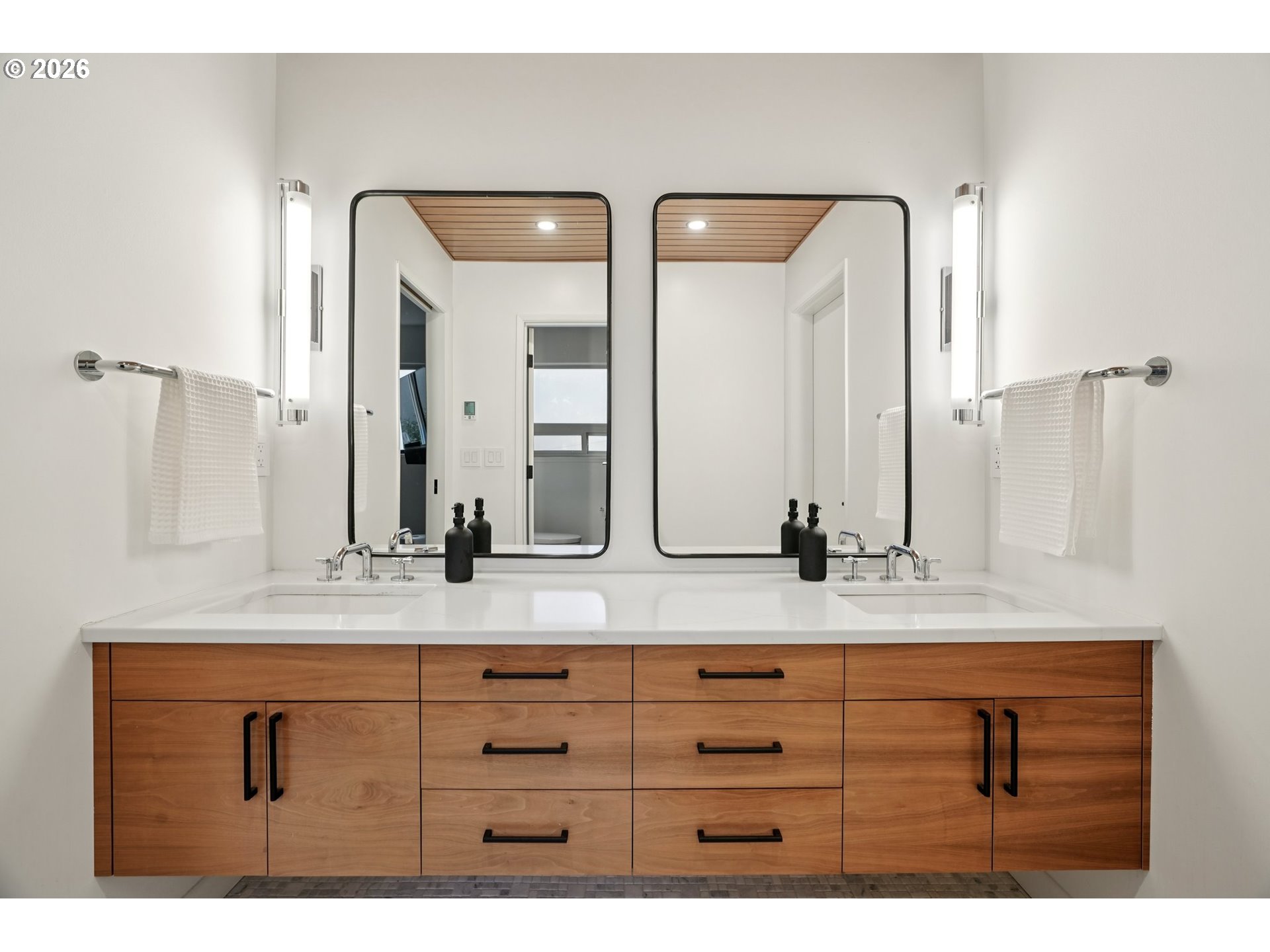 6487 Southwest Parkhill Way Portland, OR 97219 - Photo 21 of 48