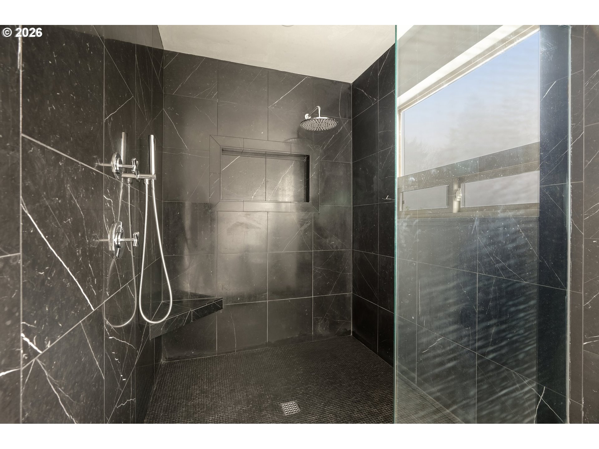 6487 Southwest Parkhill Way Portland, OR 97219 - Photo 22 of 48