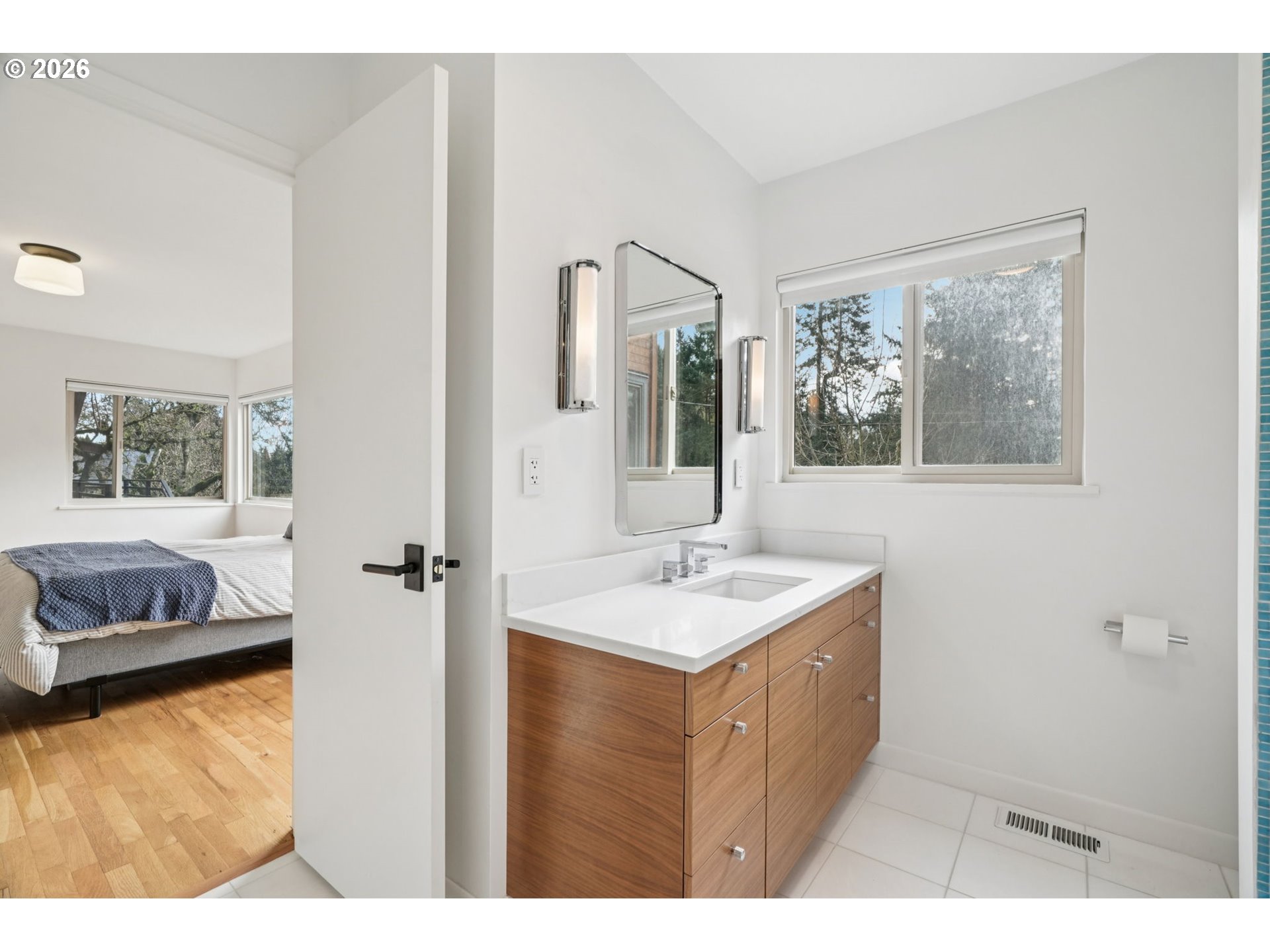 6487 Southwest Parkhill Way Portland, OR 97219 - Photo 27 of 48