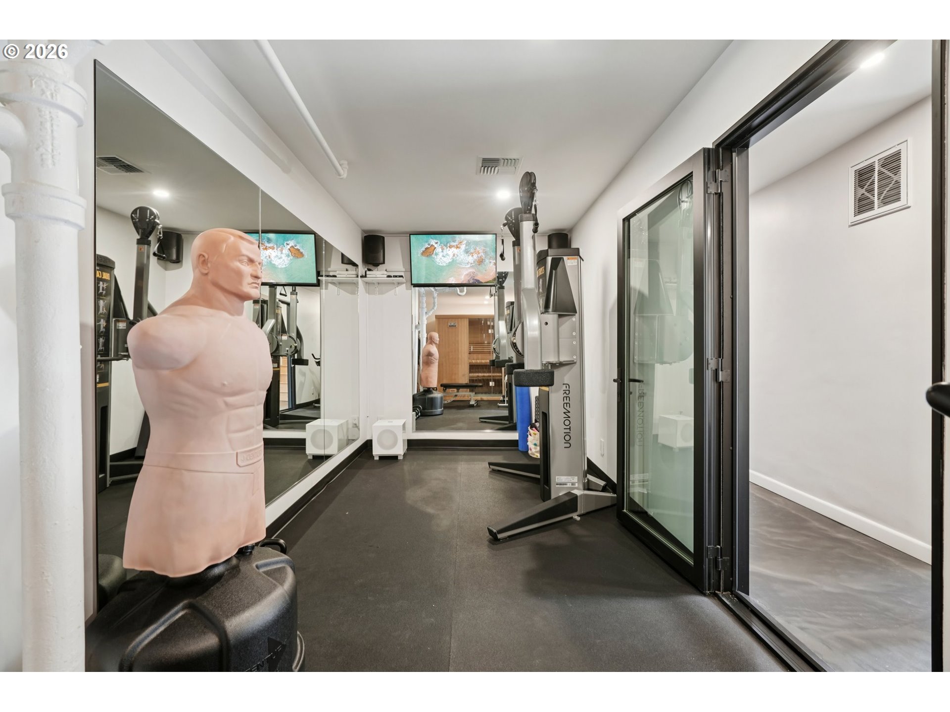 6487 Southwest Parkhill Way Portland, OR 97219 - Photo 34 of 48