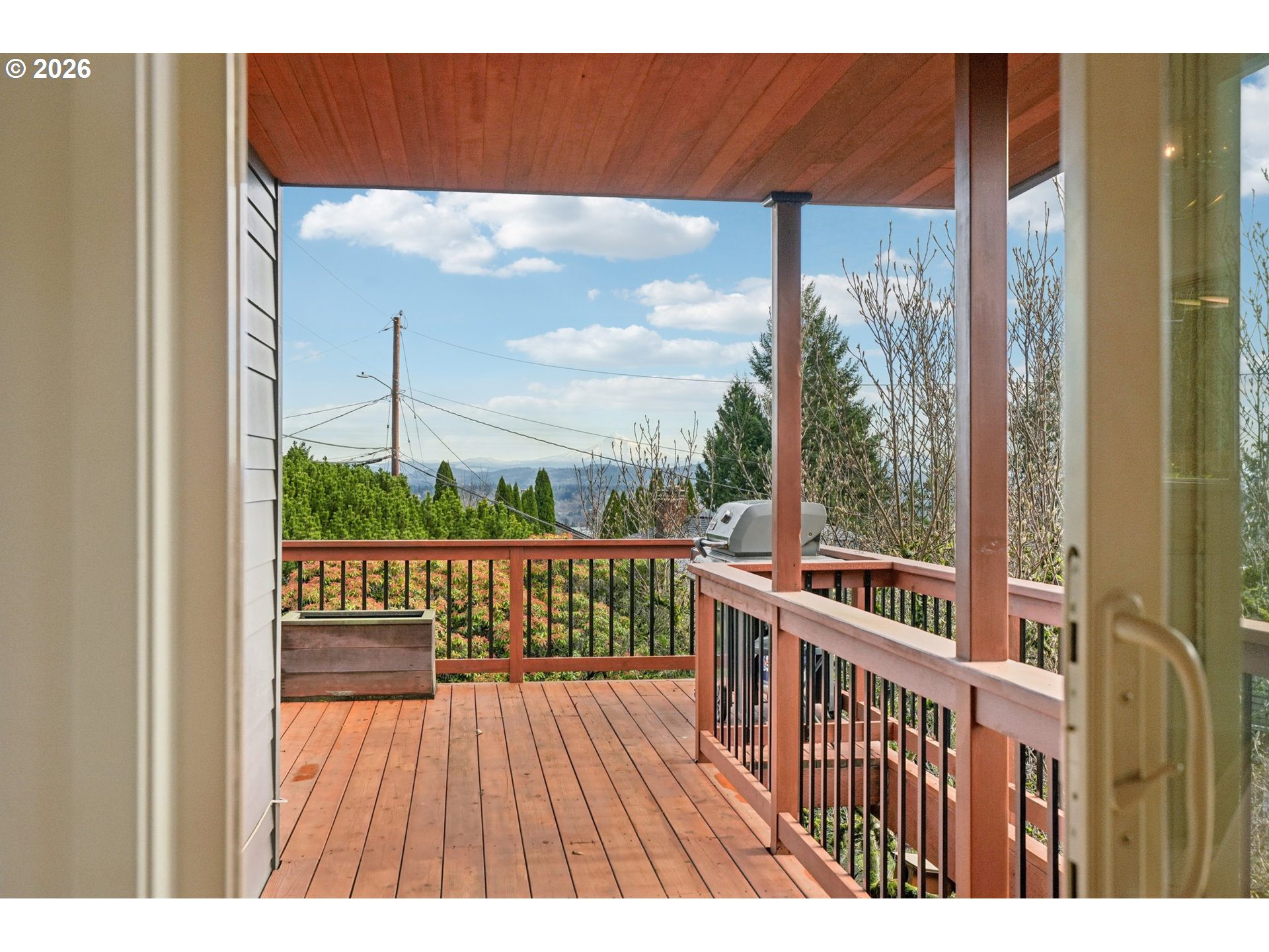 6487 Southwest Parkhill Way Portland, OR 97219 - Photo 36 of 48