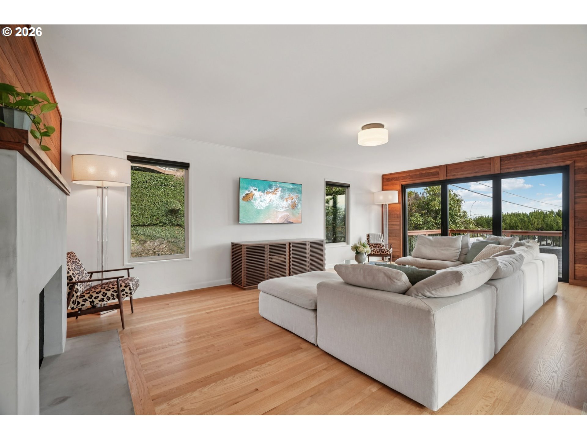 6487 Southwest Parkhill Way Portland, OR 97219 - Photo 5 of 48