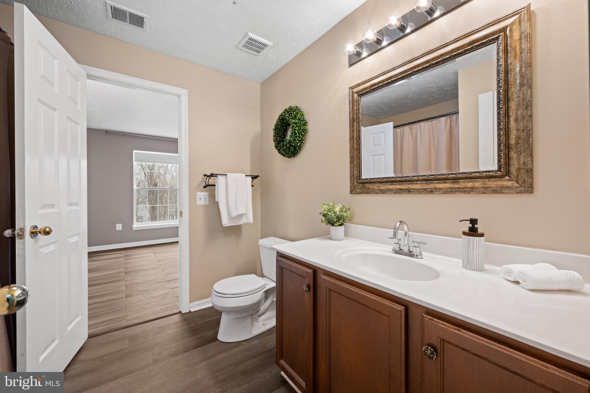 736 Kennington Road, Unit 736 Reisterstown, MD 21136 - Photo 17 of 30 Guest bathroom (full)