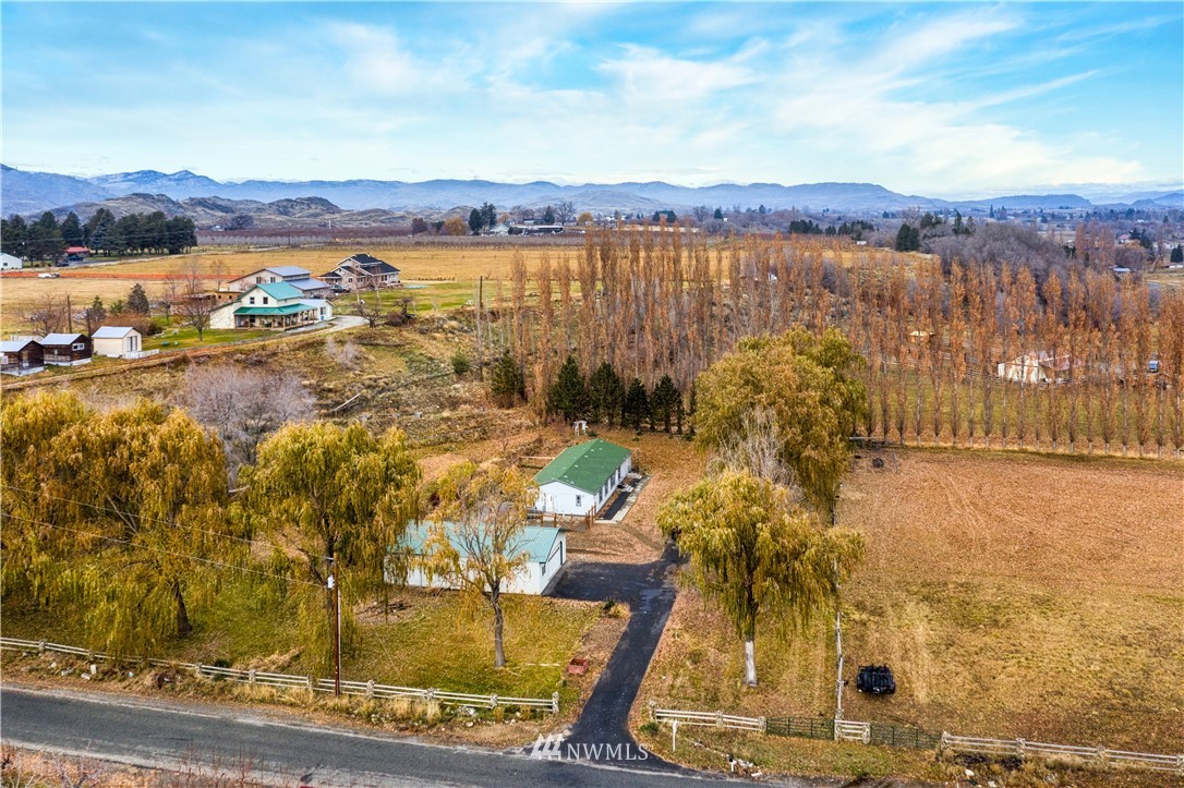 25 Caudill Road Omak, WA 98841 - Photo 2 of 40 a view of lake view and mountain view