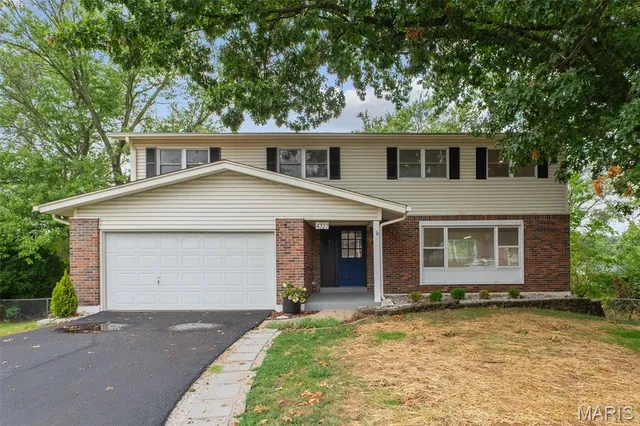 $3,150 | 4327 Wickerfield Drive, St. Louis, MO 63128