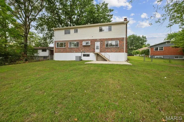 $3,150 | 4327 Wickerfield Drive, St. Louis, MO 63128