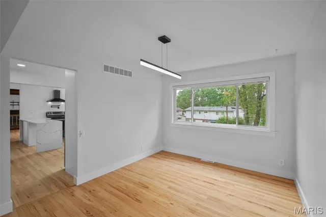 $3,150 | 4327 Wickerfield Drive, St. Louis, MO 63128