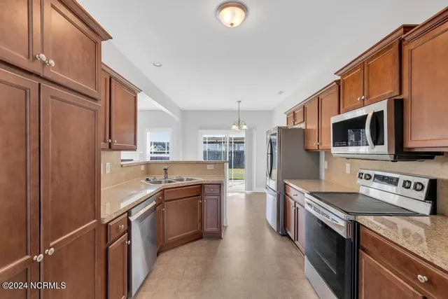 $2,300 | 913 Dynamo Lane, Jacksonville, NC 28546