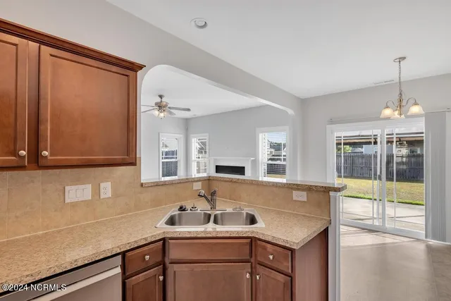 $2,300 | 913 Dynamo Lane, Jacksonville, NC 28546