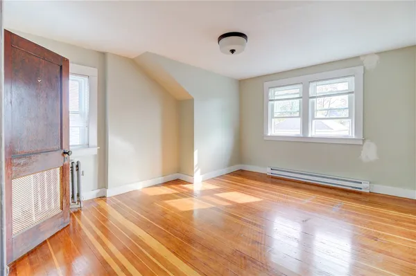 $2,400 | 131 Washington Avenue, Unit 3, Providence, RI 02905