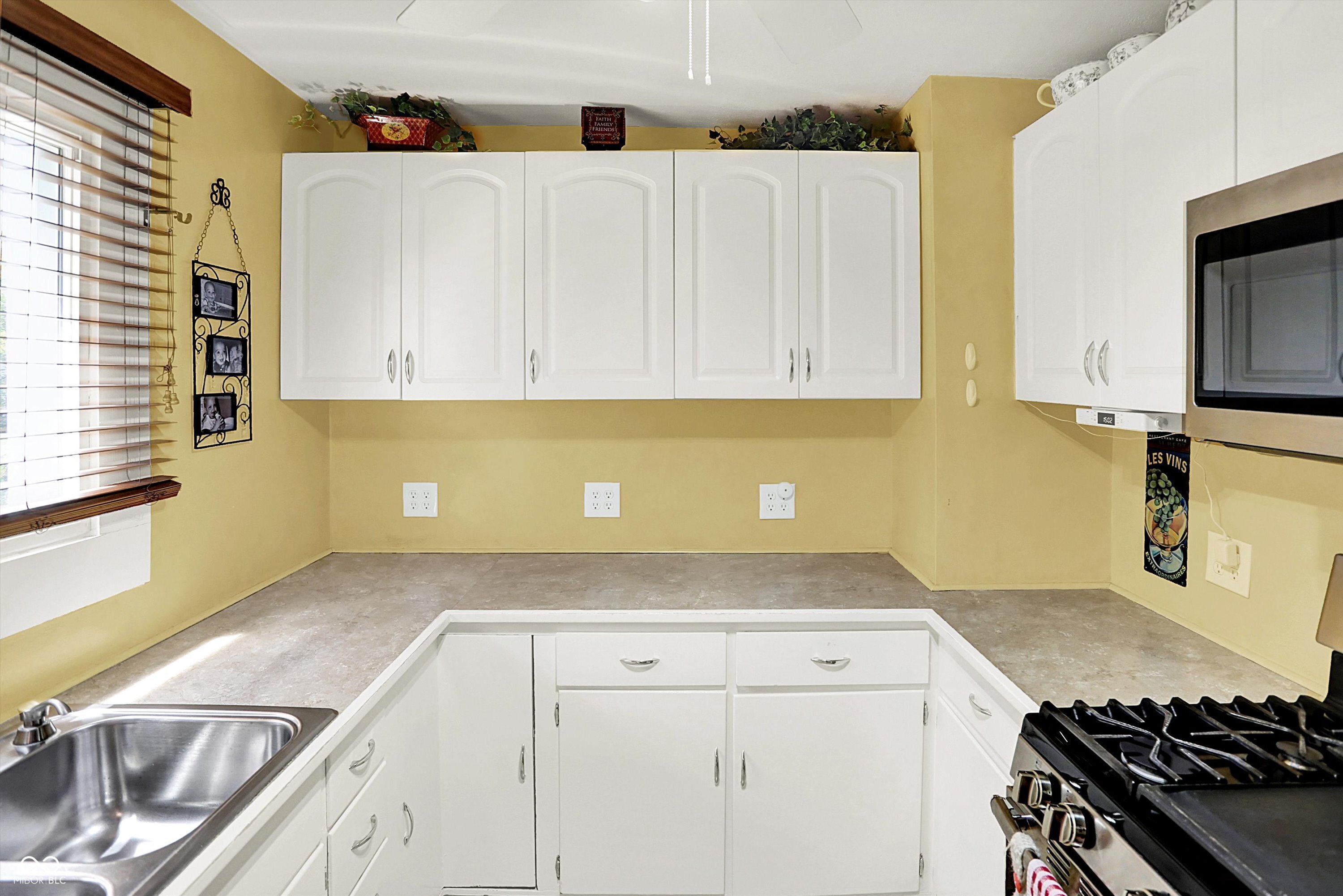 1115 Bethel Avenue Beech Grove, IN 46107 - Photo 9 of 48