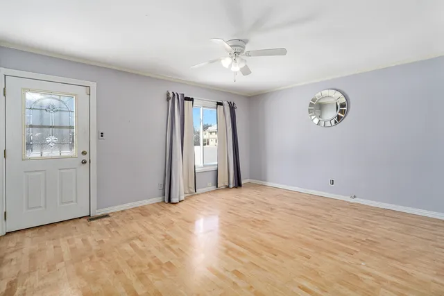 $169,900 | 451 Yorkshire Square, Bolingbrook, IL 60440