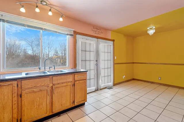 $169,900 | 451 Yorkshire Square, Bolingbrook, IL 60440