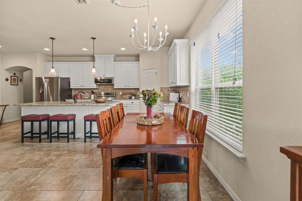 108 Bosque Court Azle, TX 76020 - Photo 14 of 40