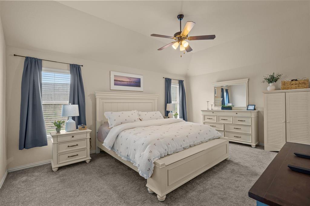 108 Bosque Court Azle, TX 76020 - Photo 18 of 40