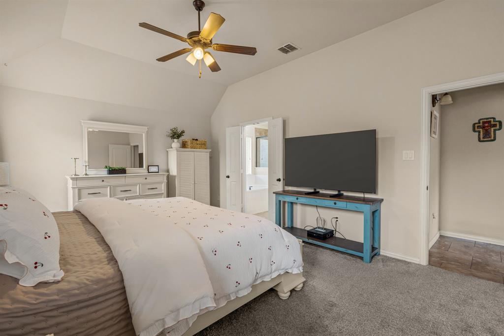 108 Bosque Court Azle, TX 76020 - Photo 19 of 40