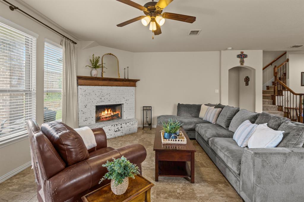 108 Bosque Court Azle, TX 76020 - Photo 2 of 40