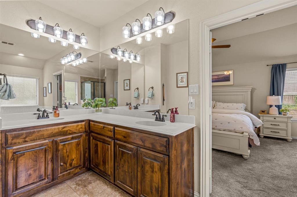 108 Bosque Court Azle, TX 76020 - Photo 21 of 40