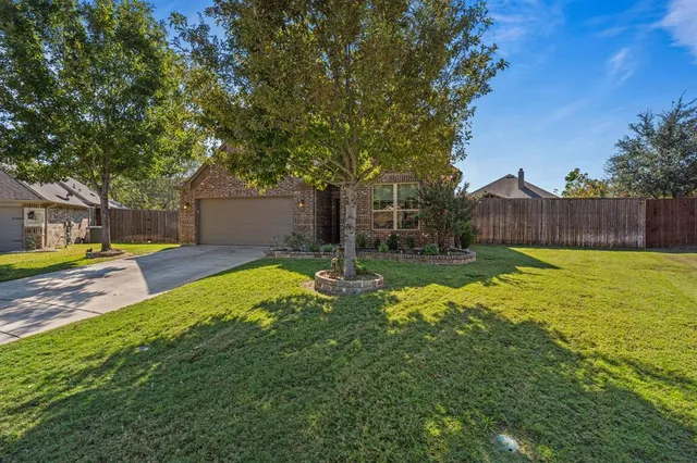 $428,000 | 108 Bosque Court, Azle, TX 76020