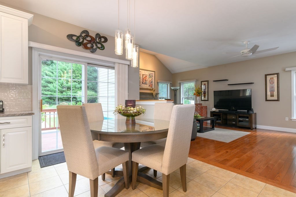 53 Queens Circle Raynham, MA 02767 - Photo 22 of 38